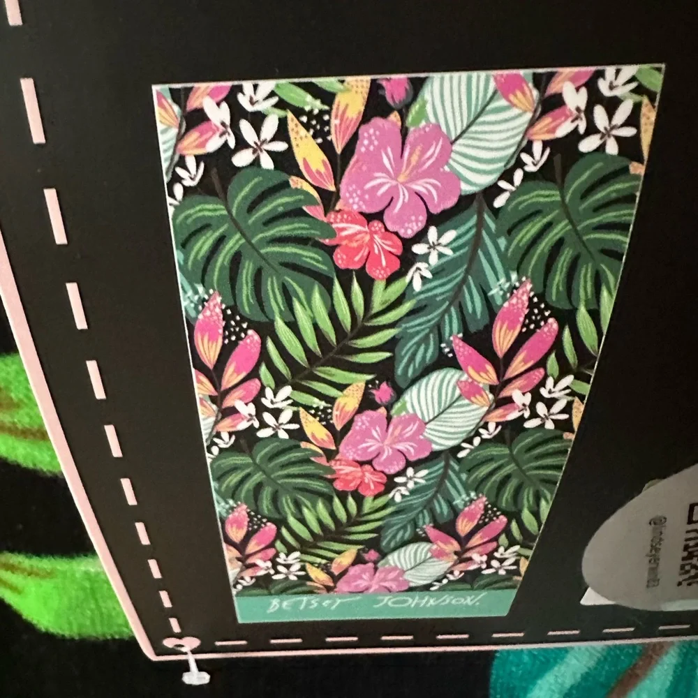 NWT Betsey Johnson Tropical Beach Towel - 6 feet - Picture 3 of 4